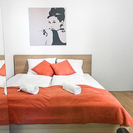 Relaxing 2-Bed Apartment For Extended Visits Viena Exterior foto