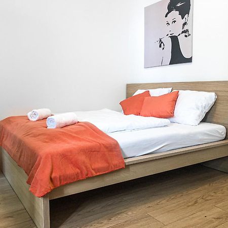 Relaxing 2-Bed Apartment For Extended Visits Viena Exterior foto