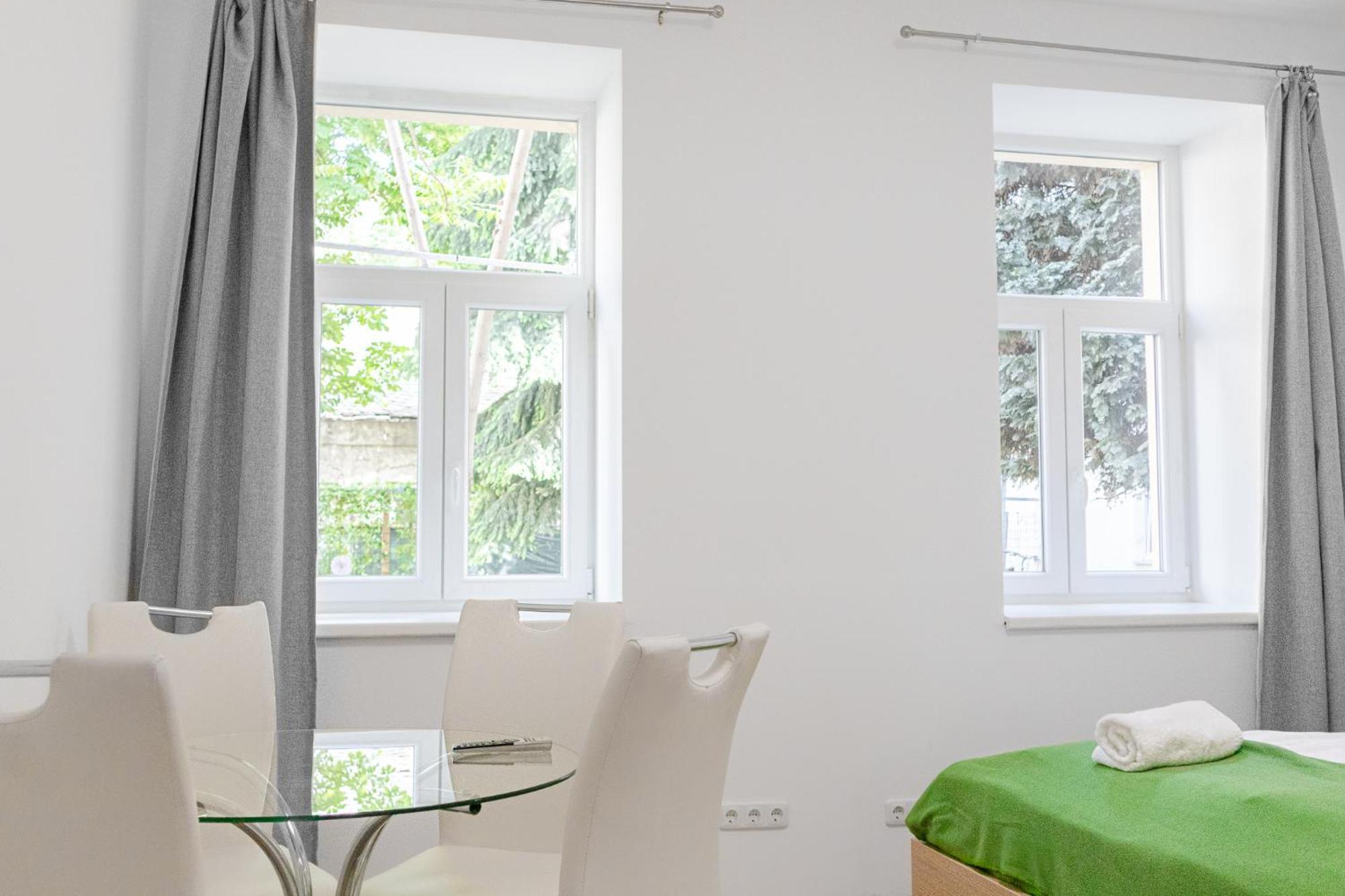 Relaxing 2-Bed Apartment For Extended Visits Viena Exterior foto
