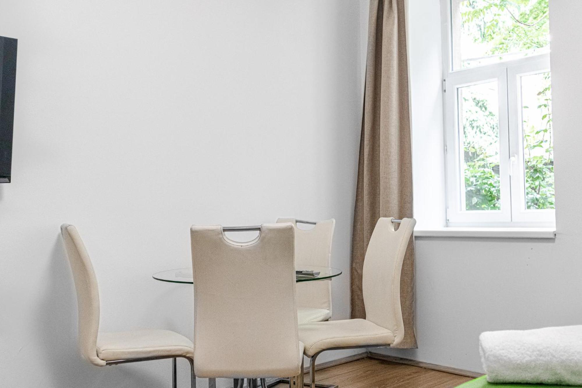 Relaxing 2-Bed Apartment For Extended Visits Viena Exterior foto