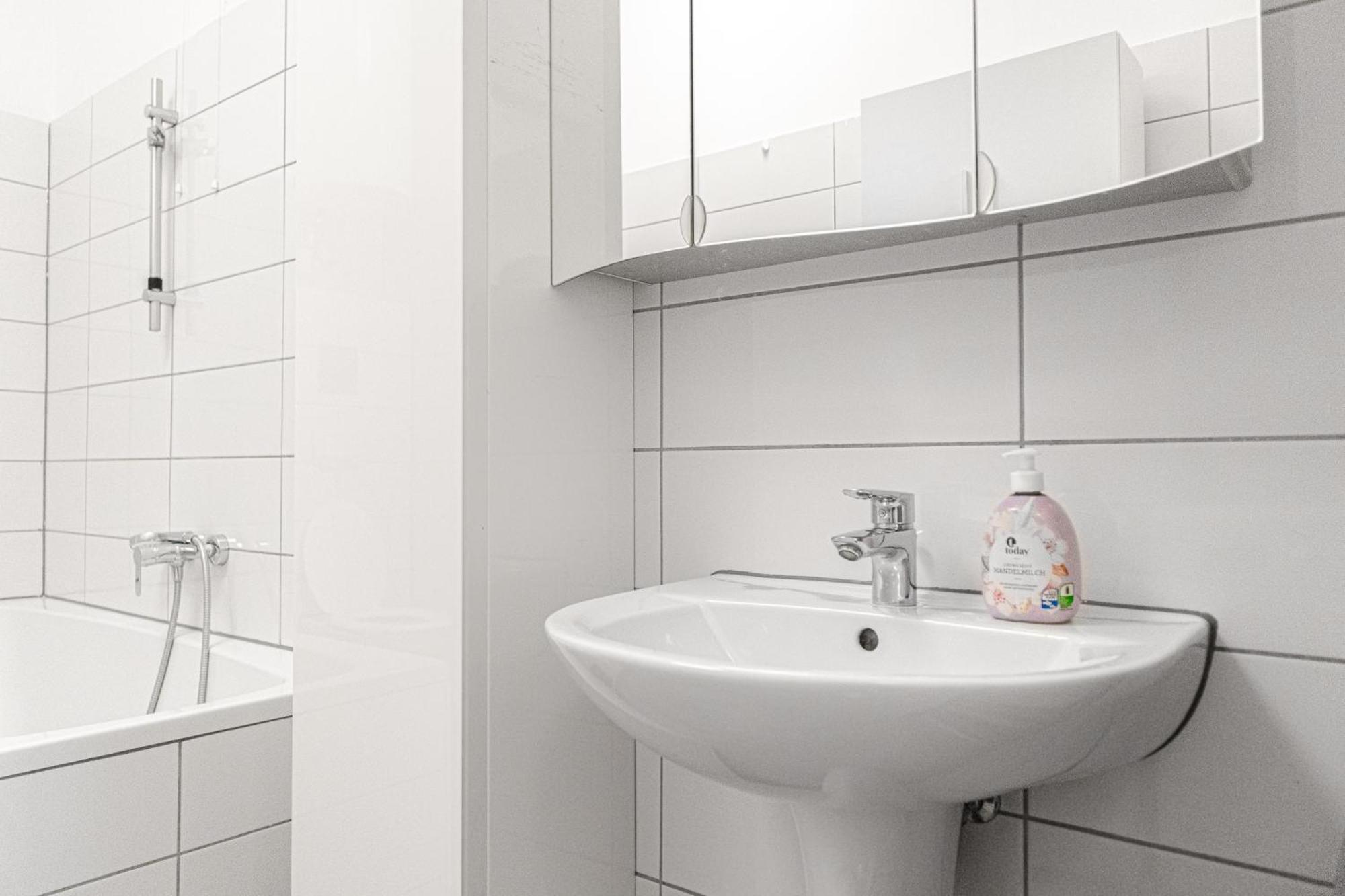 Relaxing 2-Bed Apartment For Extended Visits Viena Exterior foto